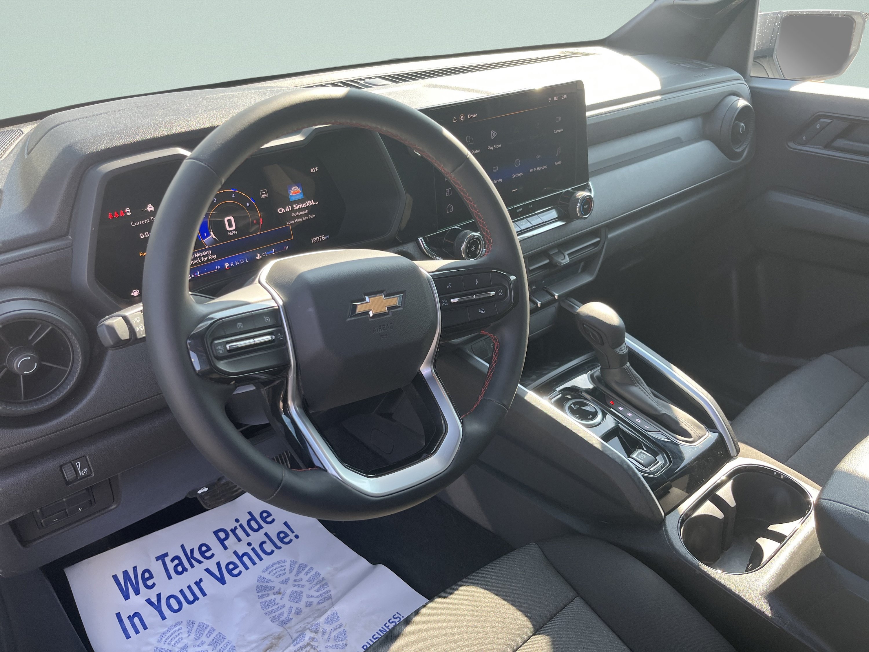 Used 2025 Chevrolet Colorado W/T w/ Advanced Trailering Package AWD/4WD image 10