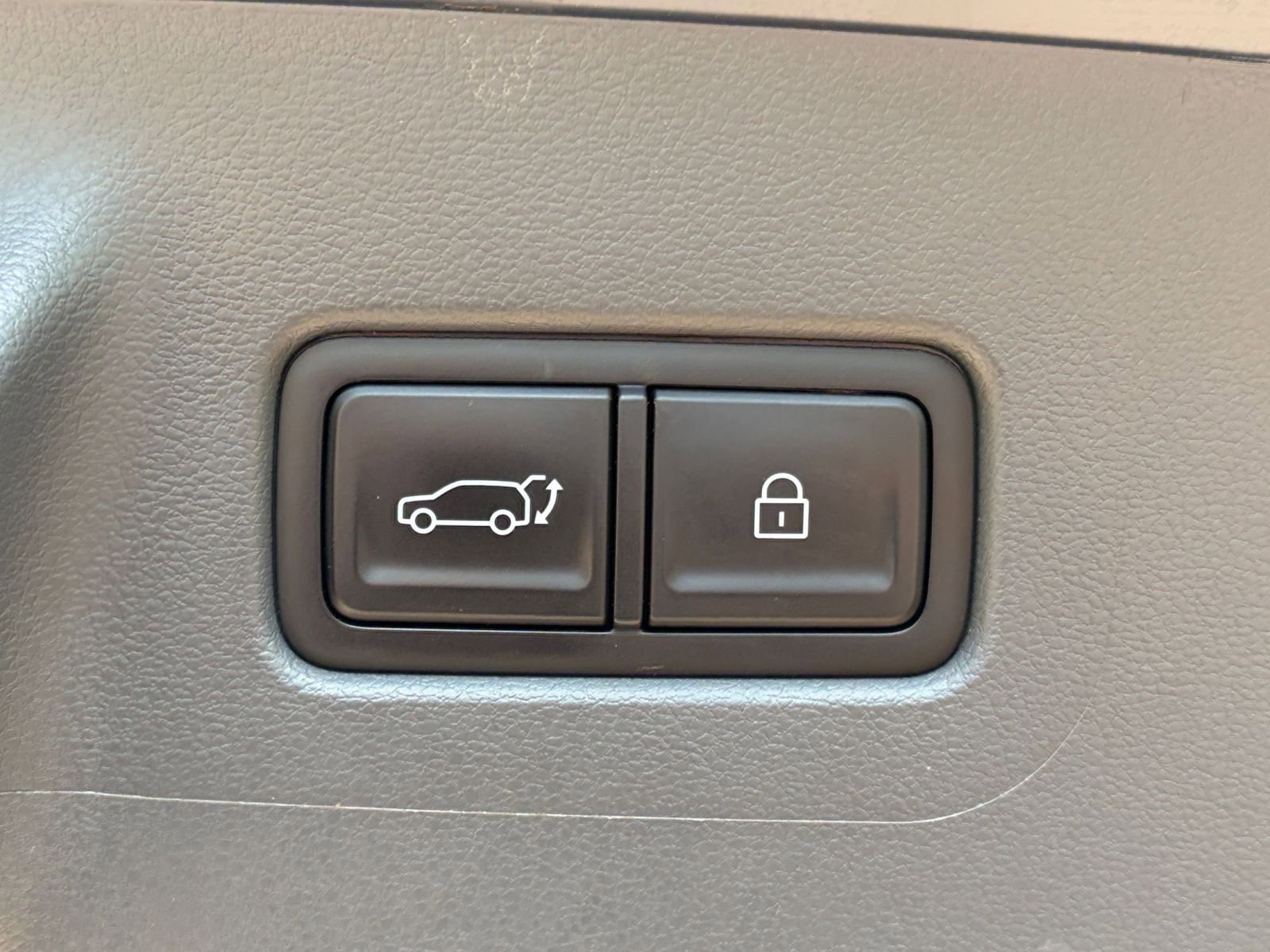 Used 2025 Hyundai Santa Fe SEL AWD/4WD image 21