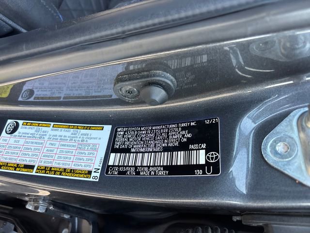 Used 2022 Toyota C-HR XLE FWD image 33