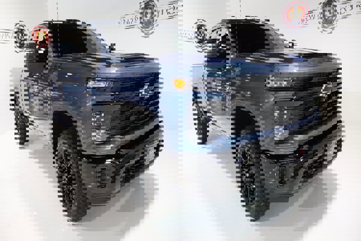 Used 2026 Chevrolet Silverado 2500 Custom w/ Custom Value Package image 10