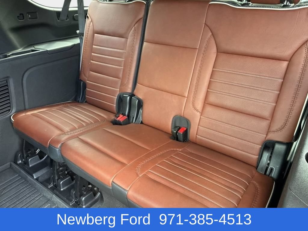Used 2024 GMC Yukon XL Denali Ultimate AWD/4WD image 32