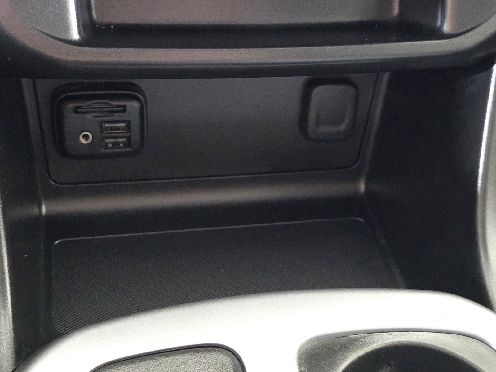 Used 2022 Chevrolet Colorado LT image 31