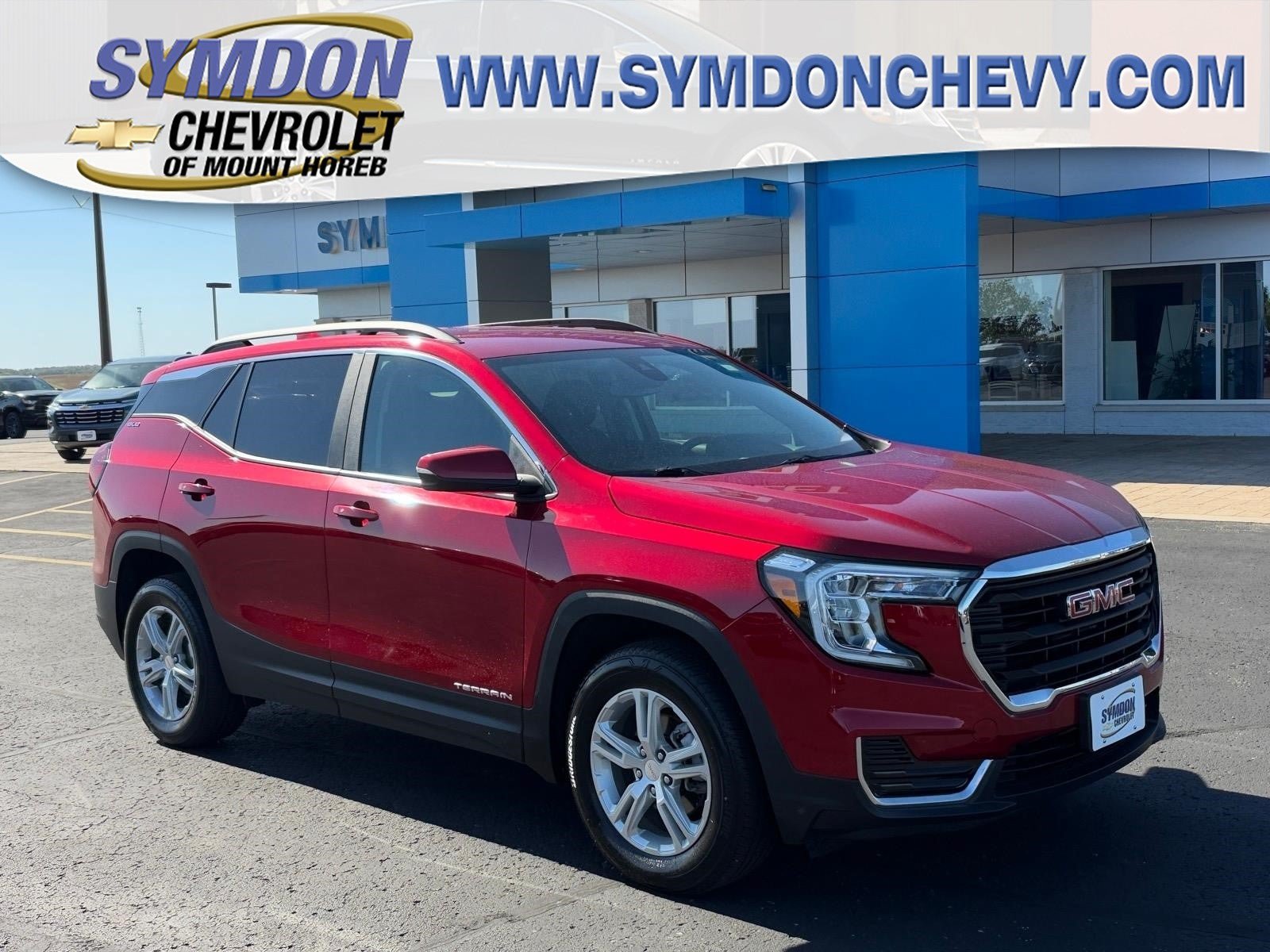 Used 2023 GMC Terrain SLE w/ Driver Convenience Package AWD/4WD image 1
