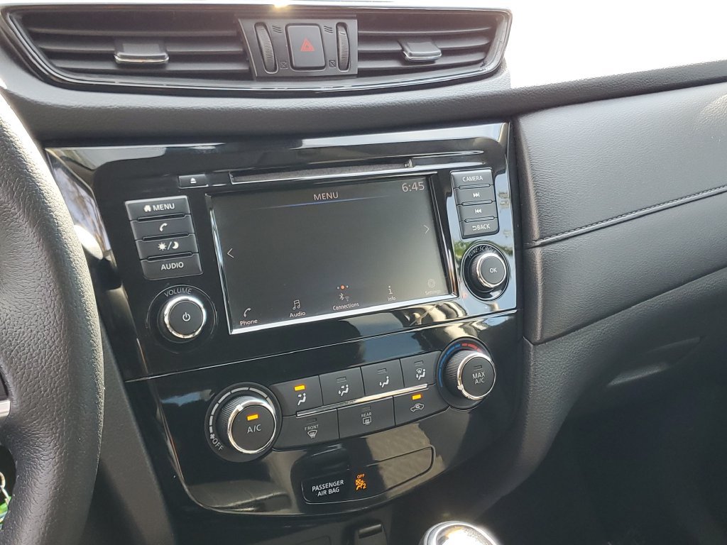 Used 2019 Nissan Rogue S w/ Special Edition Package FWD image 21