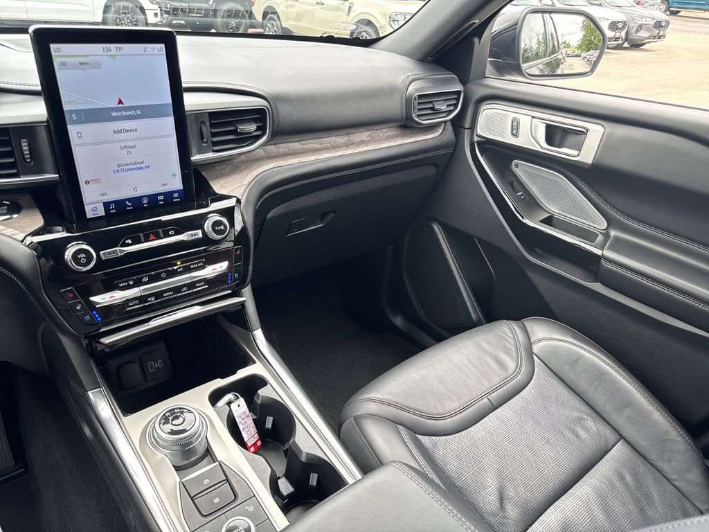 Used 2022 Ford Explorer Platinum w/ Equipment Group 601A image 27