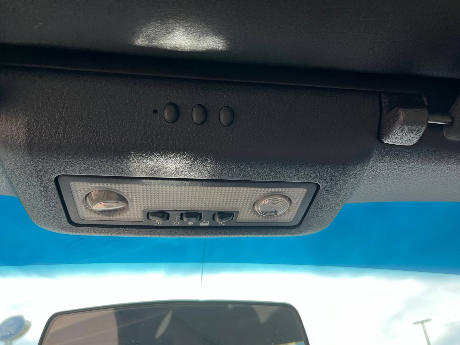 Used 2004 Ford Thunderbird RWD image 12