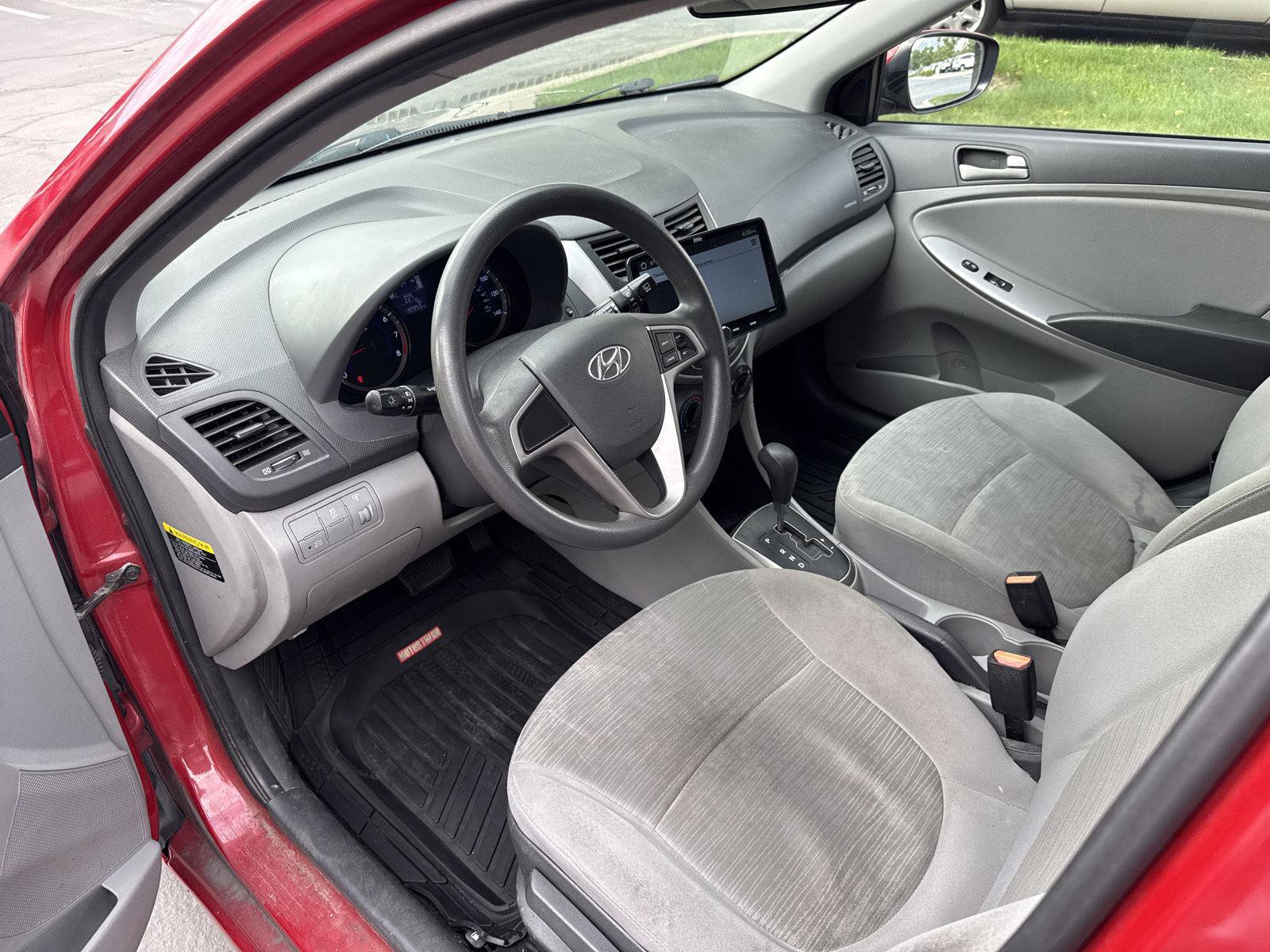 Used 2017 Hyundai Accent SE FWD image 6