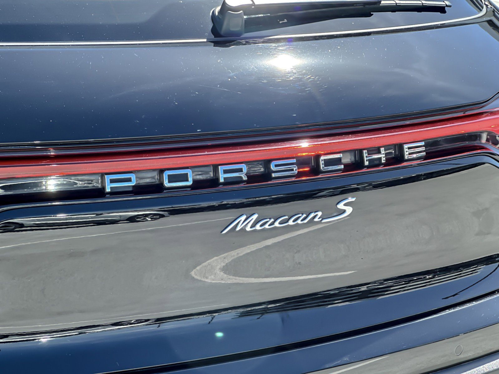 Certified 2023 Porsche Macan S image 27
