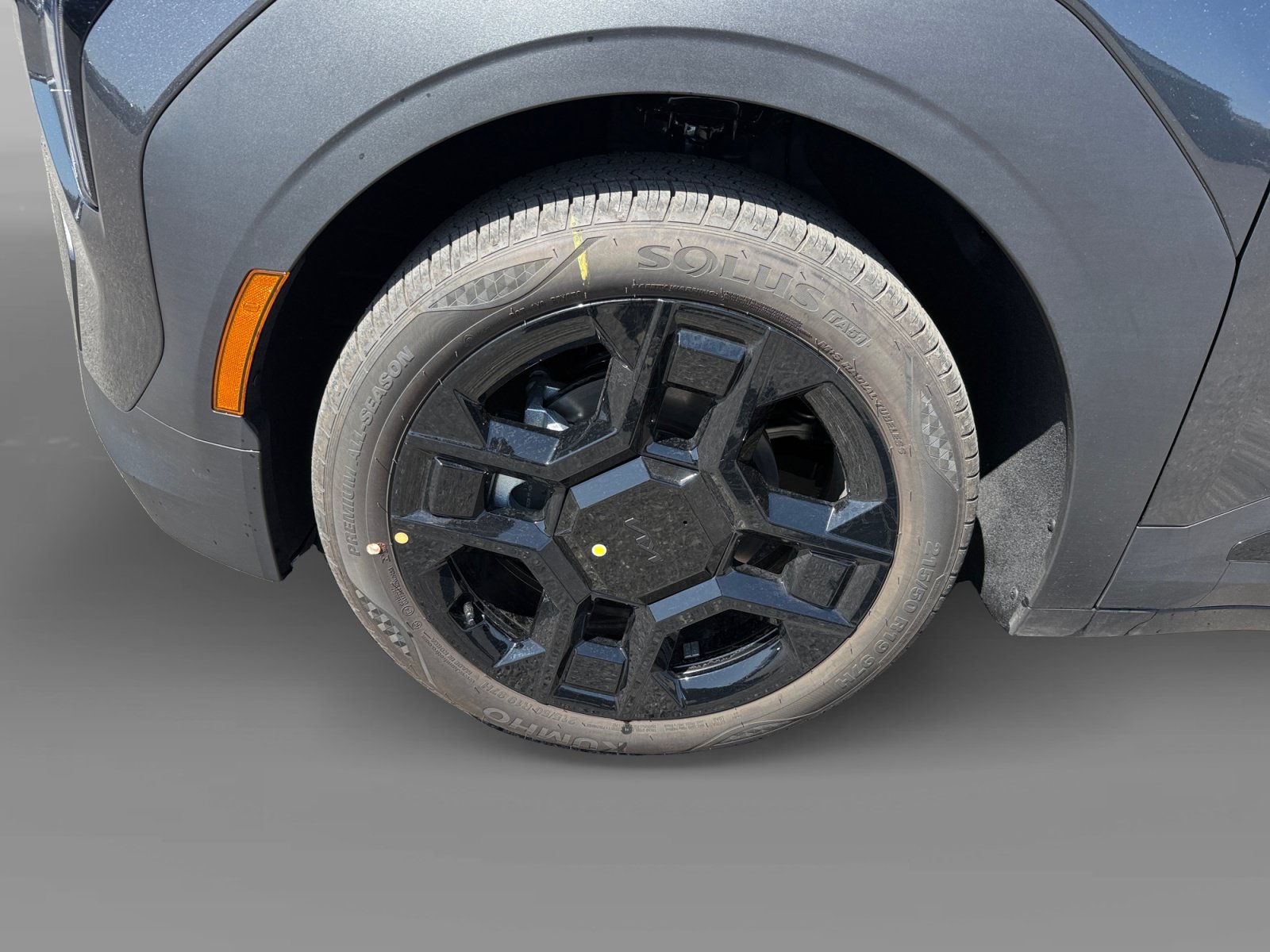 New 2027 Kia EV3 Wind FWD image 9