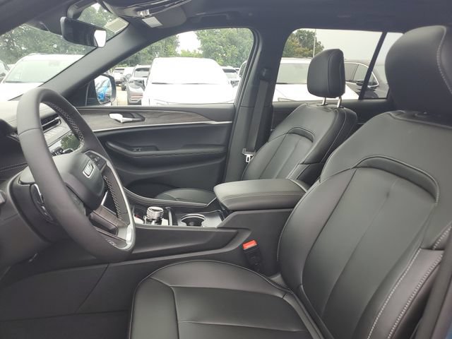 New 2026 Jeep Grand Cherokee Limited w/ Limited Altitude Package AWD/4WD image 18