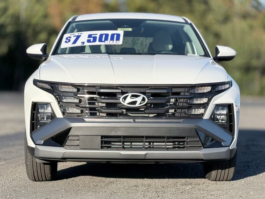 Used 2025 Hyundai Tucson SE image 2