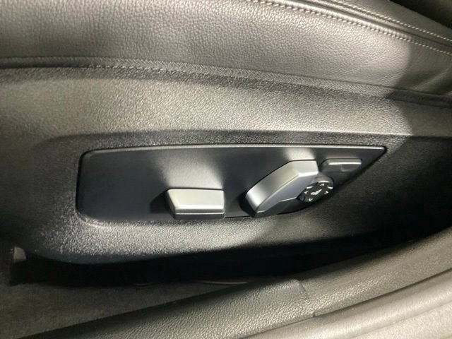 Used 2021 BMW 530e xDrive w/ Premium Package AWD/4WD image 27