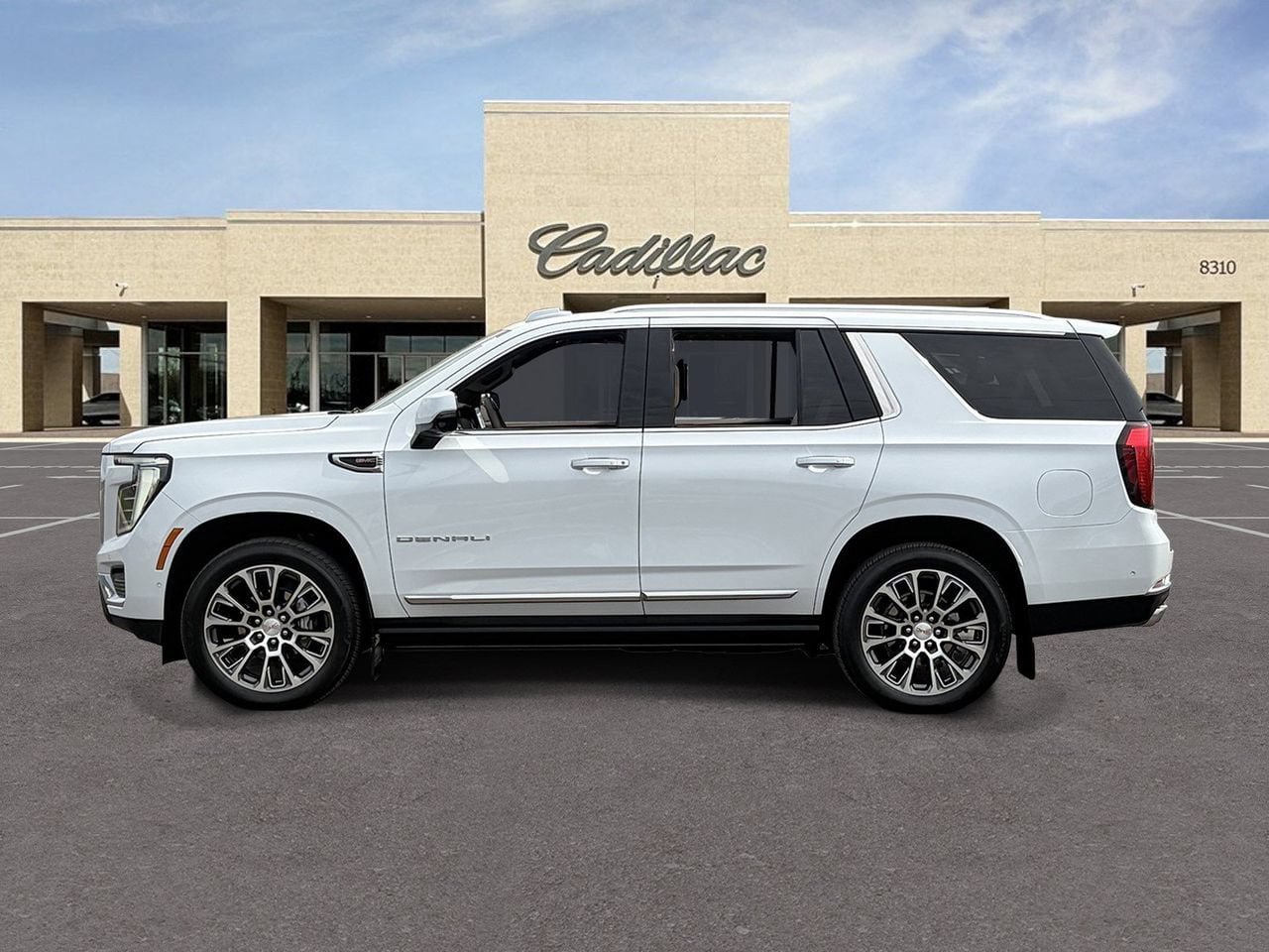Used 2026 GMC Yukon Denali w/ Denali Reserve Package AWD/4WD image 8