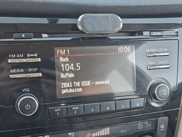 Used 2016 Nissan Rogue SV AWD/4WD image 17
