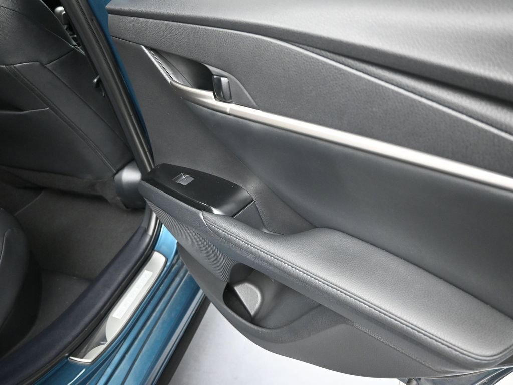 Used 2025 Toyota Camry XSE w/ Premium Plus Package image 21