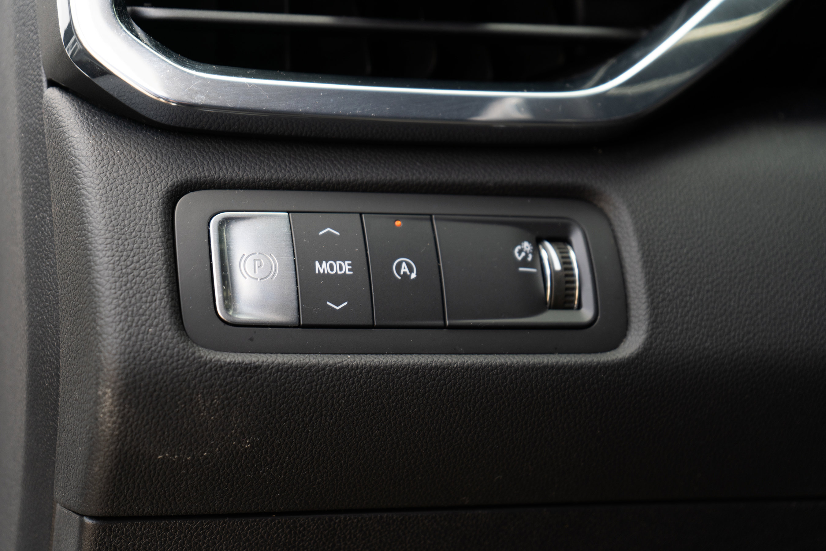 Used 2025 GMC Acadia Elevation image 38