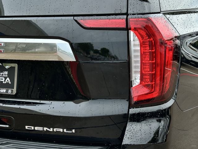 Used 2021 GMC Yukon Denali w/ Denali Premium Package image 7