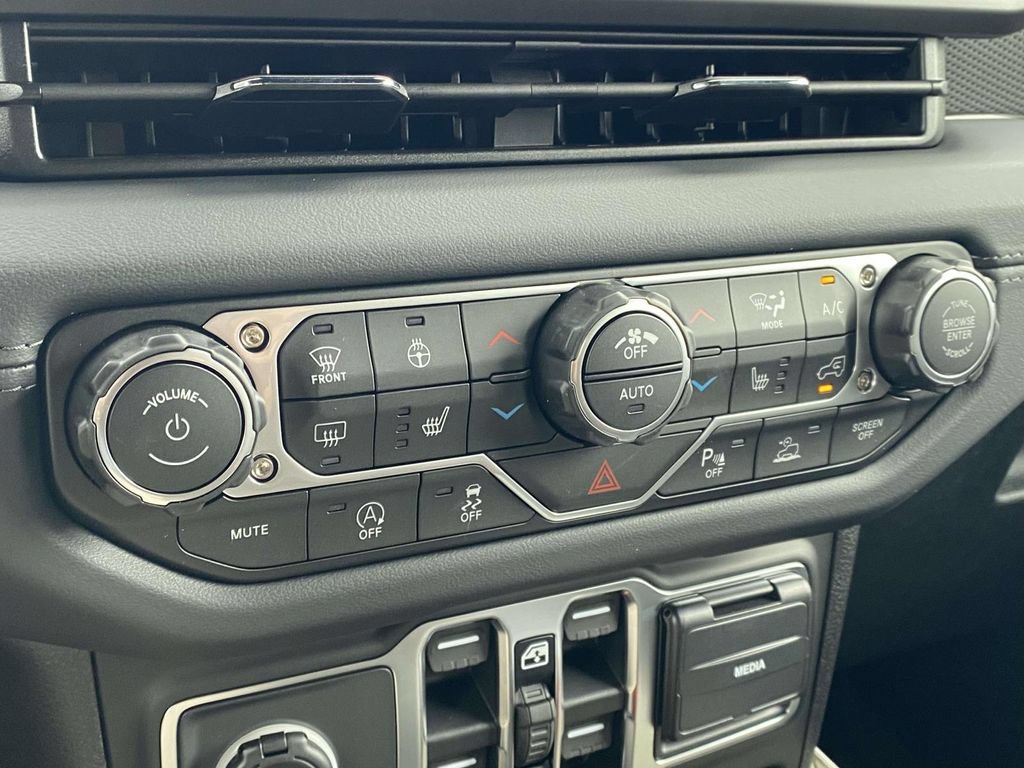 New 2026 Jeep Wrangler Unlimited Rubicon AWD/4WD image 18