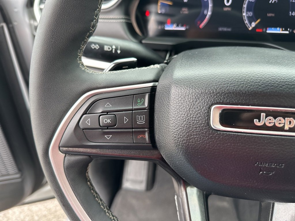 Used 2023 Jeep Grand Cherokee L Laredo image 29