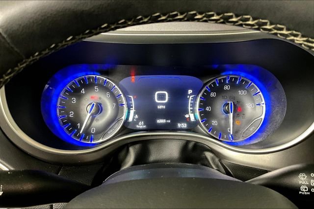 Used 2022 Chrysler Pacifica Touring-L image 19