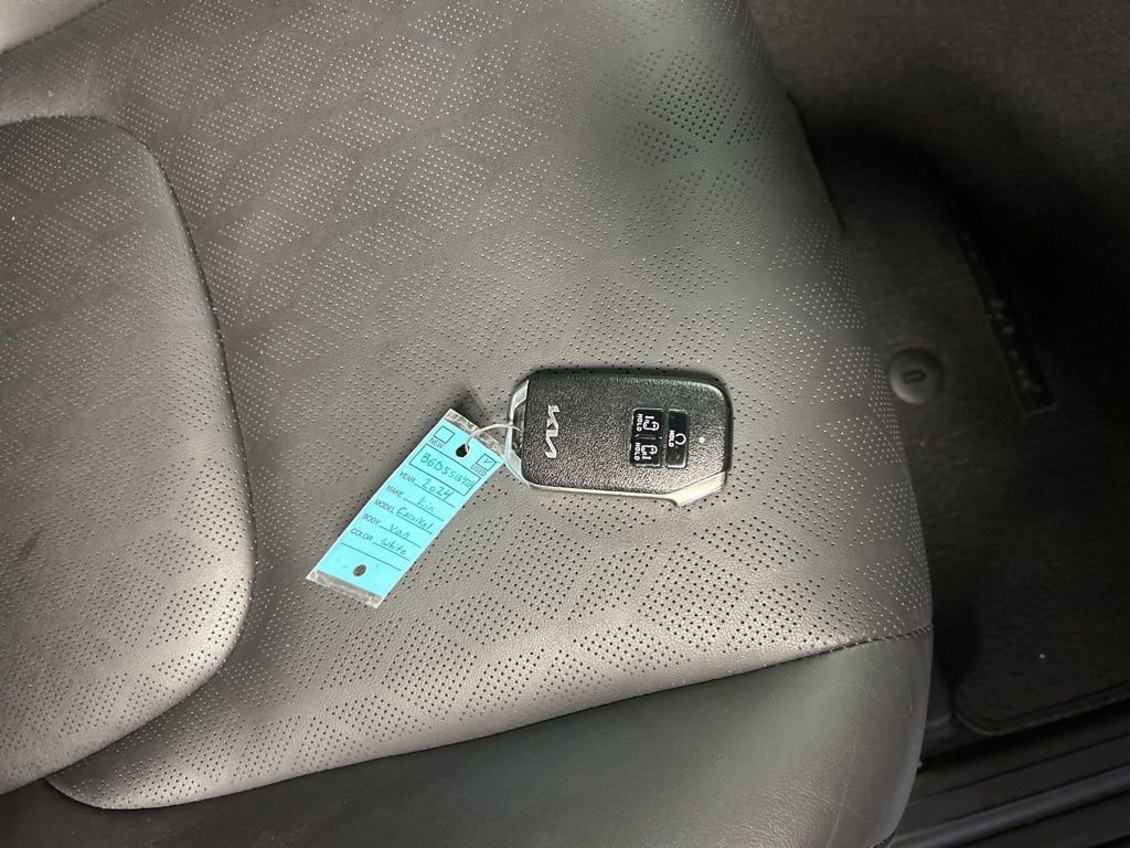Certified 2024 Kia Carnival LX image 23