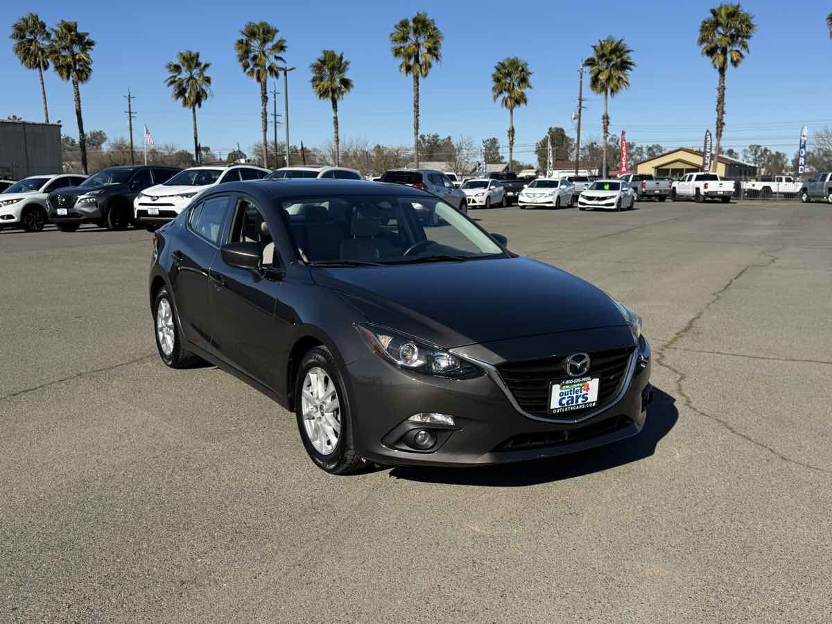 Used 2016 MAZDA MAZDA3 i Touring w/ Popular Equipment Package image 3