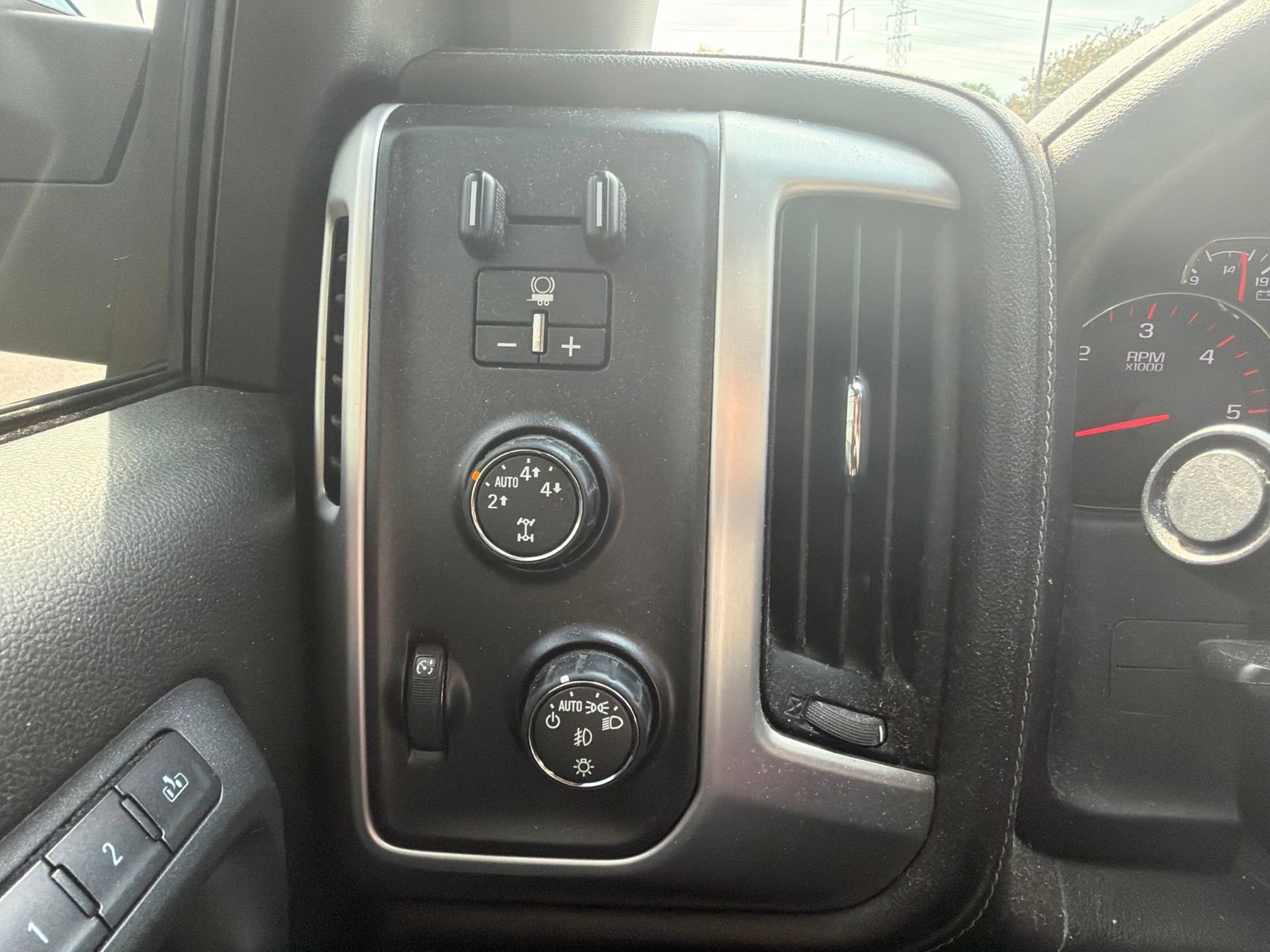 Used 2016 GMC Sierra 1500 SLT w/ SLT Preferred Package AWD/4WD image 16