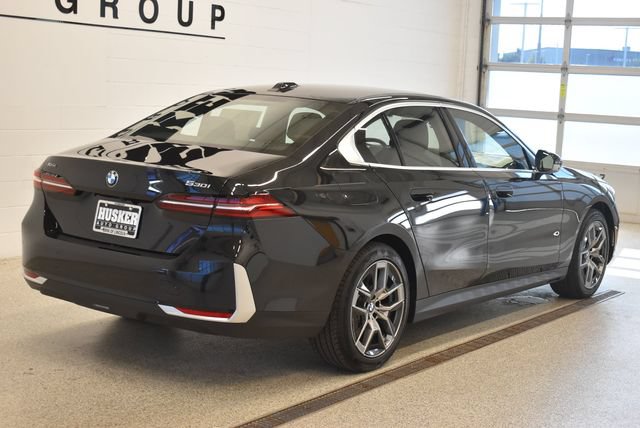 New 2027 BMW 530i xDrive w/ Premium Package AWD/4WD image 4