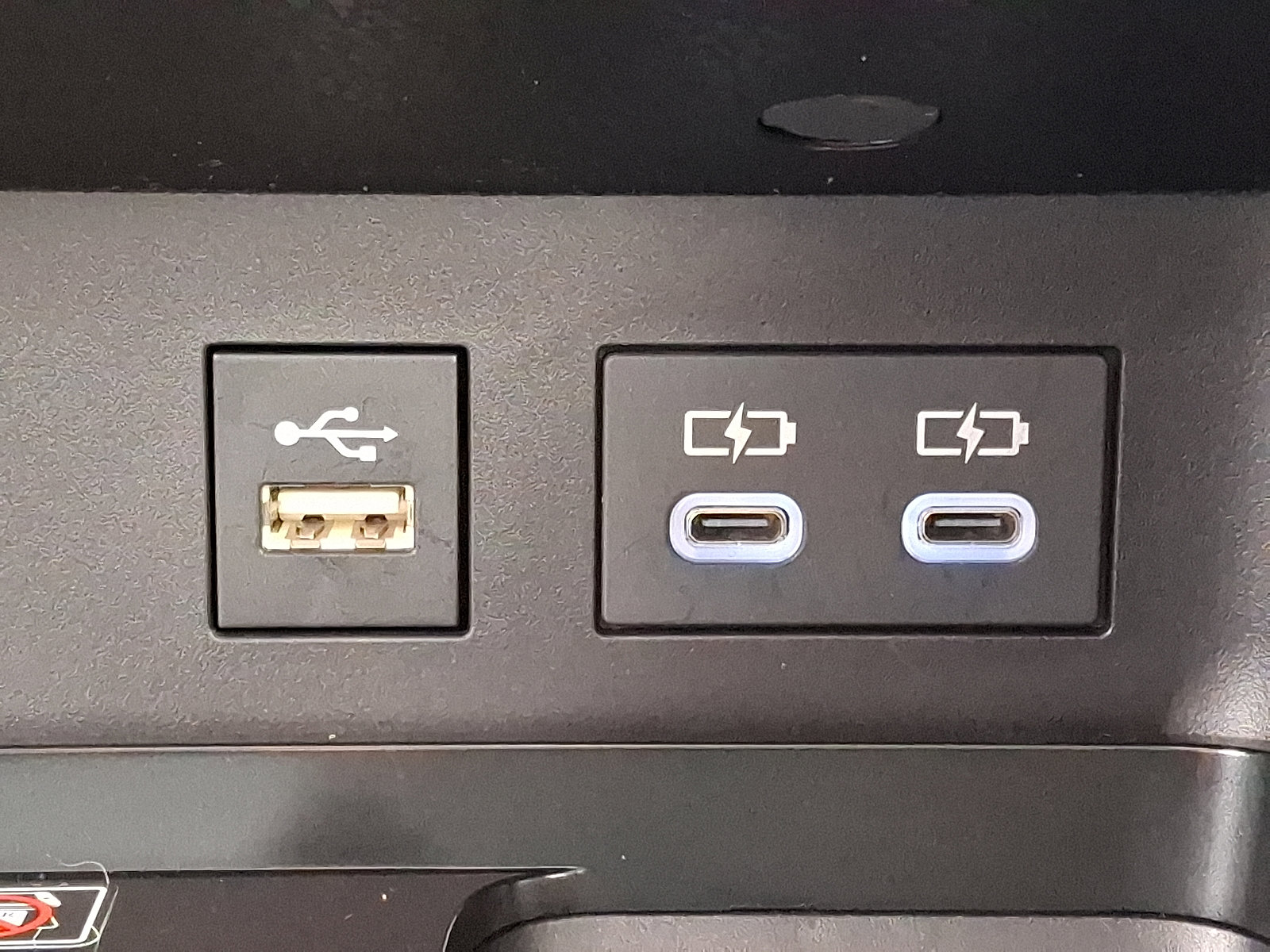 Used 2025 Toyota Camry LE image 24