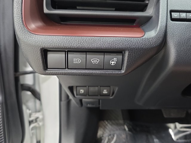 Used 2024 Toyota Prius Prime FWD image 23