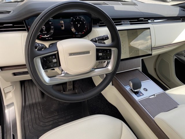 New 2025 Land Rover Range Rover SE image 7
