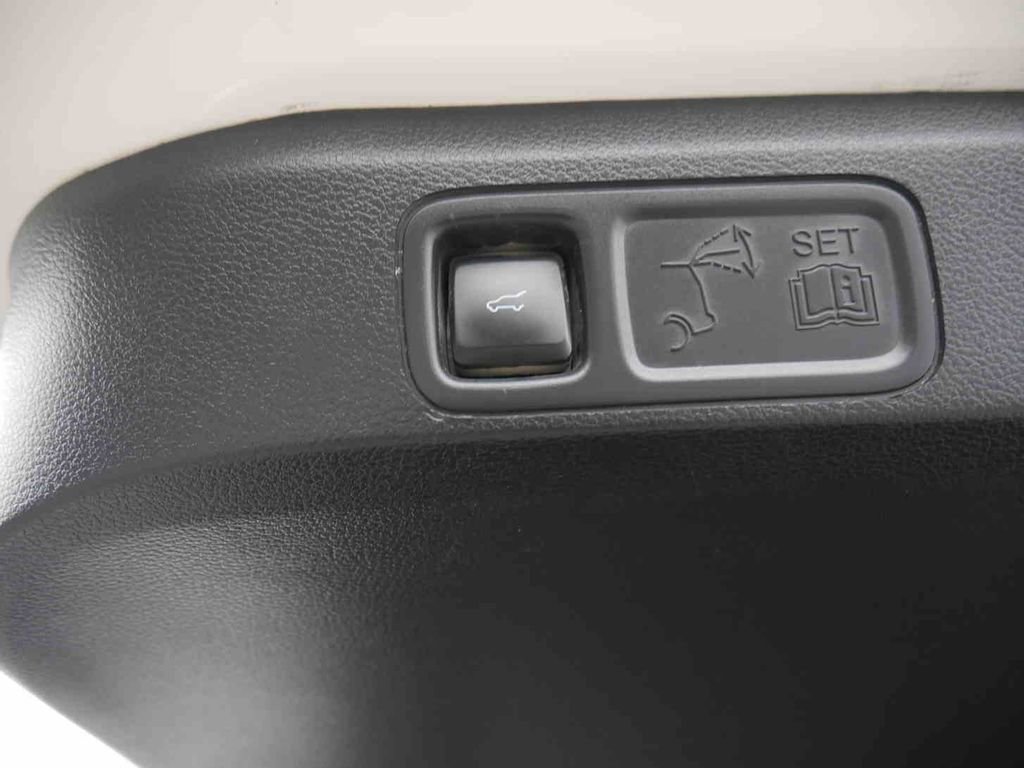 Used 2024 Ford Expedition Max Limited image 11