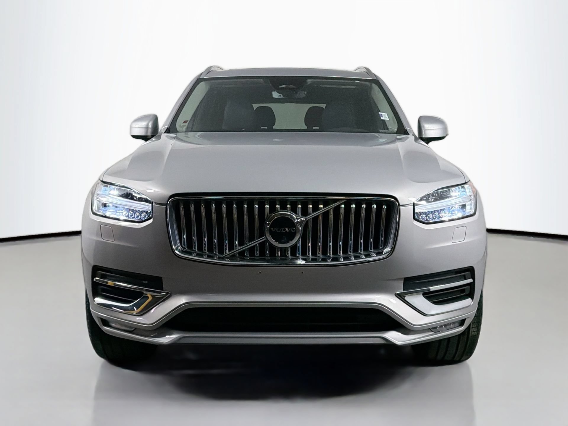 Used 2024 Volvo XC90 B6 Plus AWD/4WD image 2