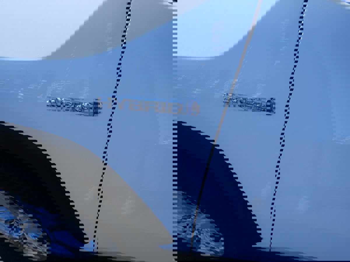 Used 2020 Toyota RAV4 LE image 36