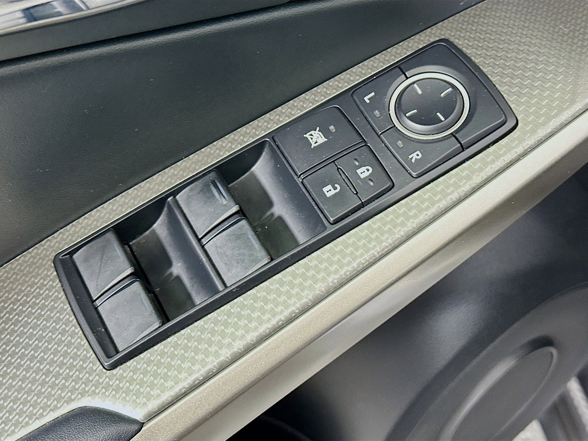 Used 2014 Lexus IS 350 4dr Sdn RWD w/ F Sport Package image 15