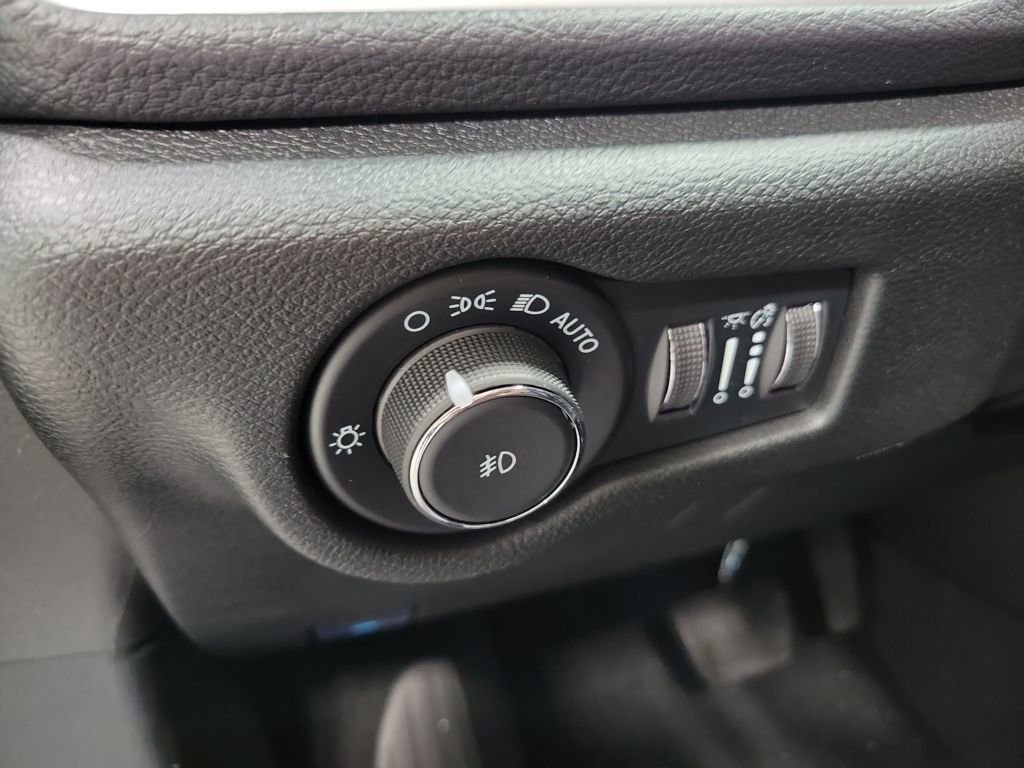 New 2026 Chrysler Pacifica Select w/ S Appearance Package AWD/4WD image 15