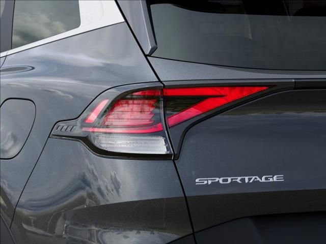 Used 2025 Kia Sportage LX image 11