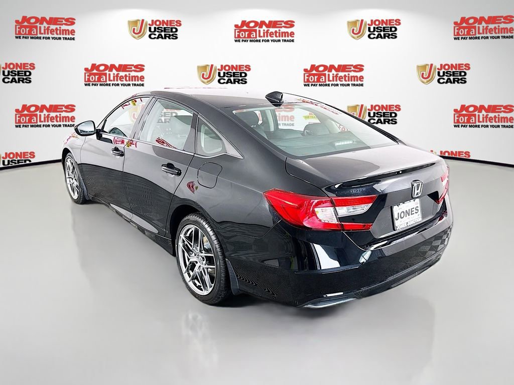 Used 2018 Honda Accord LX image 2