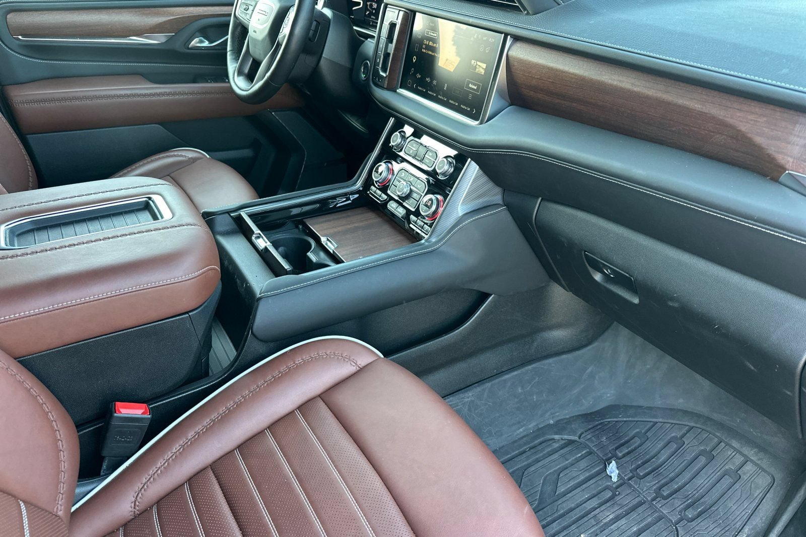 Used 2024 GMC Yukon XL Denali Ultimate AWD/4WD image 20