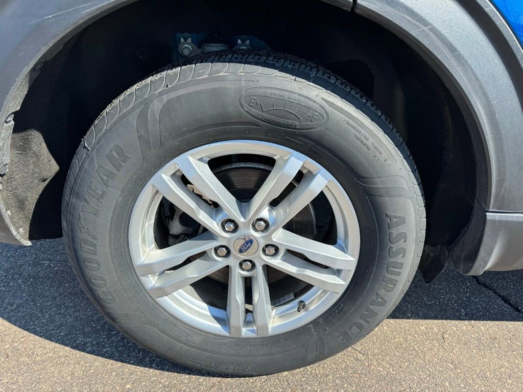 Certified 2020 Ford Explorer XLT w/ Equipment Group 202A image 3