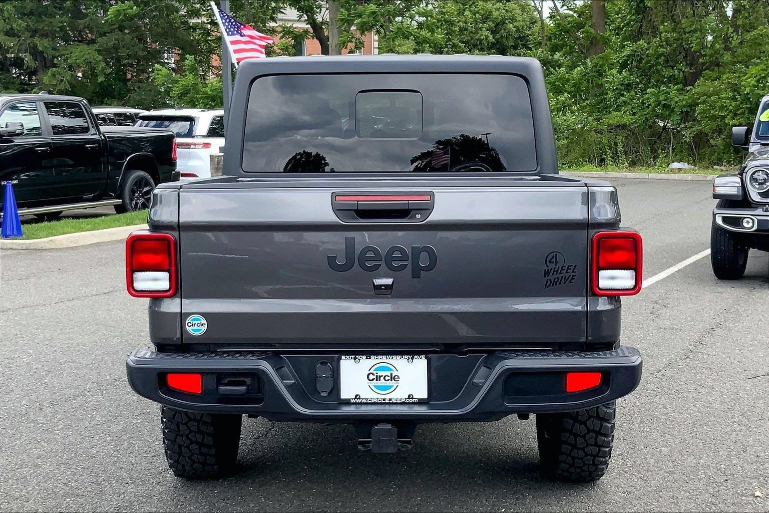 Certified 2023 Jeep Gladiator Sport AWD/4WD image 4