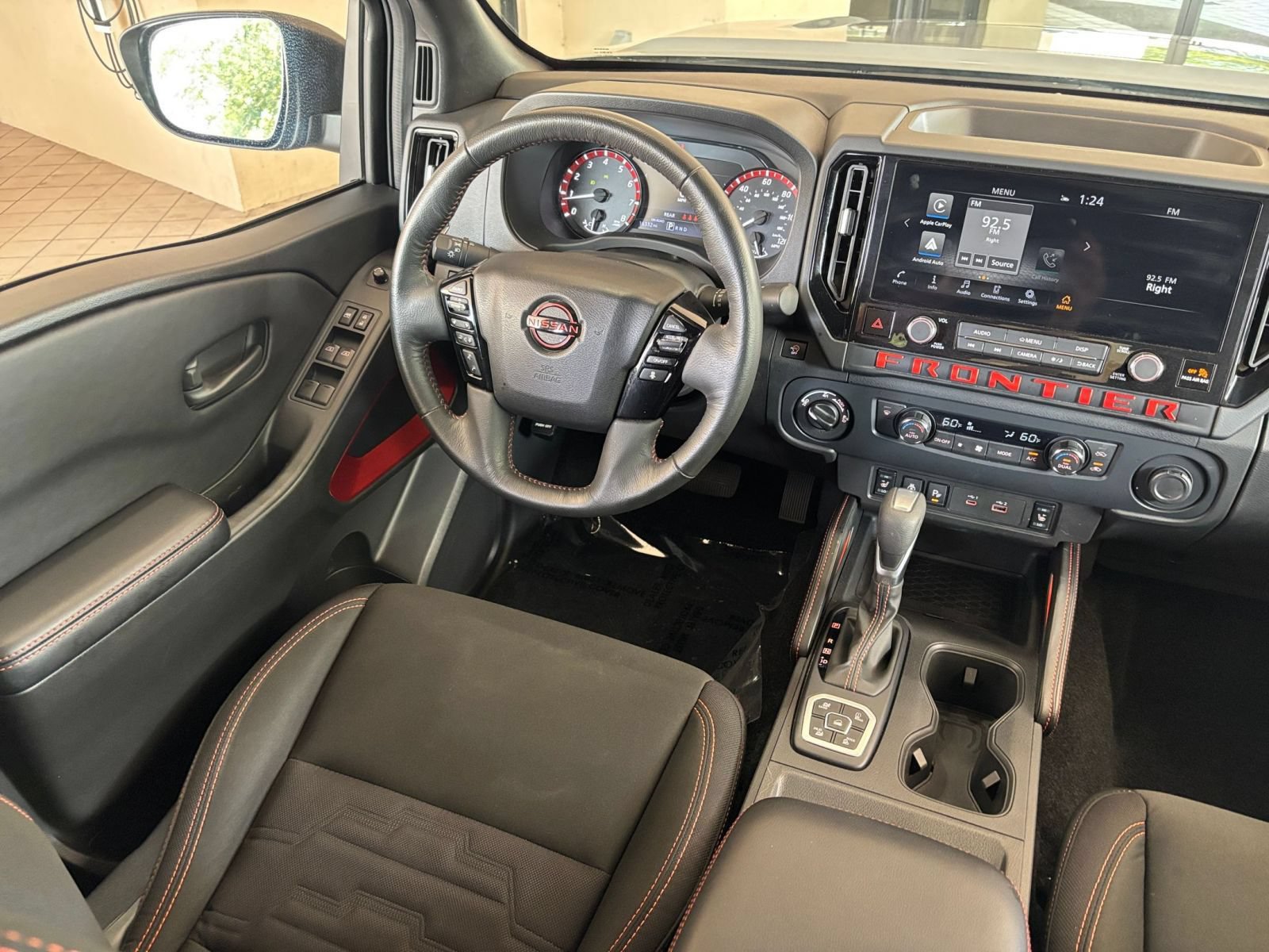 Used 2026 Nissan Frontier PRO-4X AWD/4WD image 32