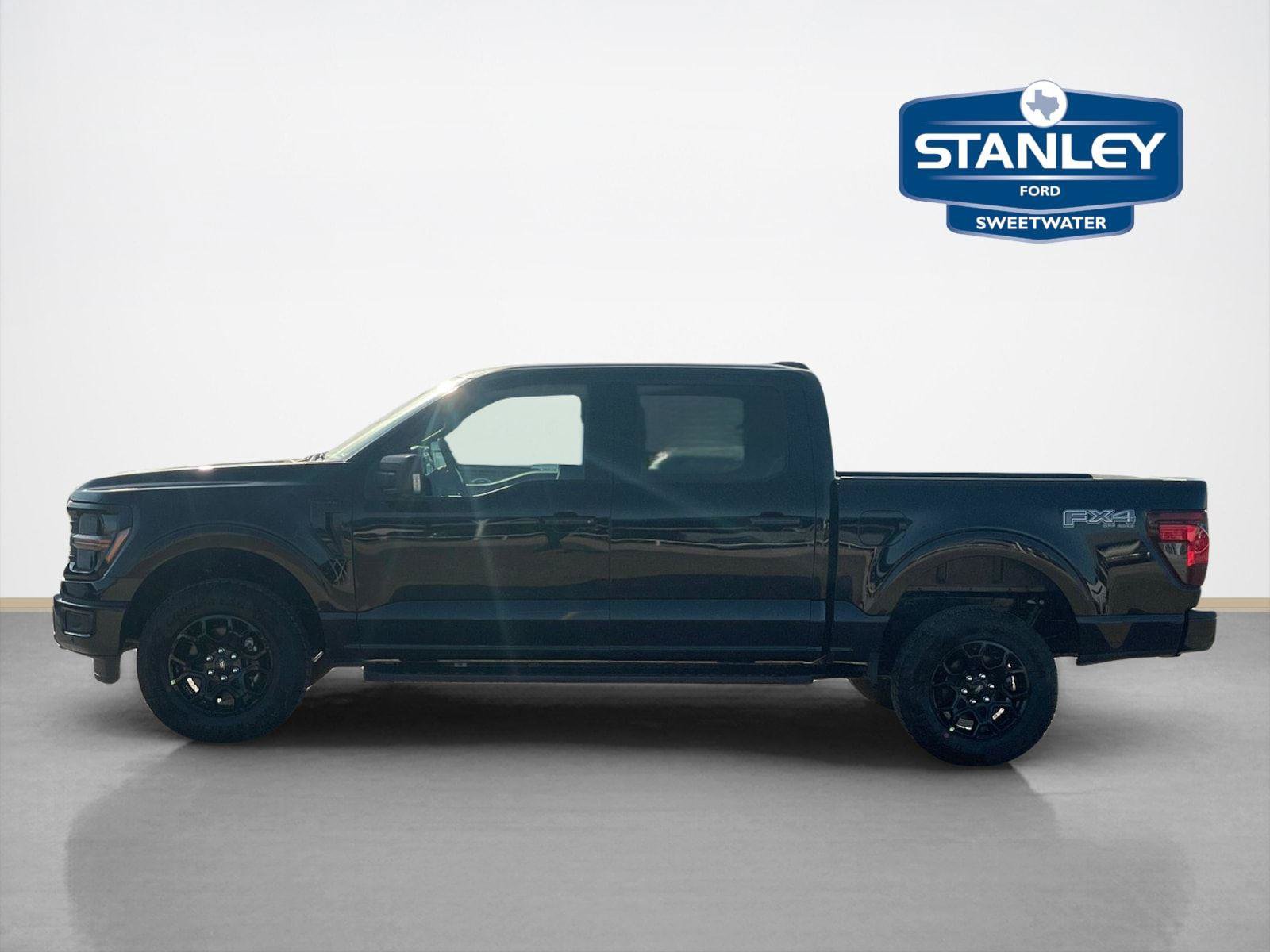 New 2026 Ford F150 XLT w/ Equipment Group 302A MID AWD/4WD image 4