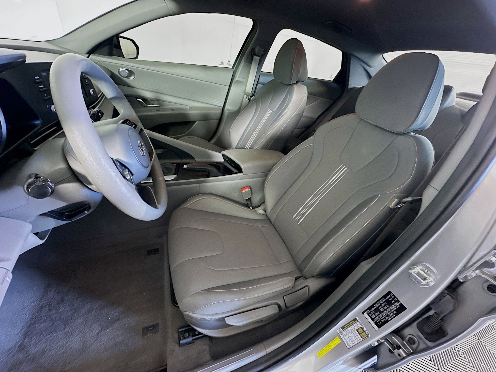 Used 2023 Hyundai Elantra SEL image 13