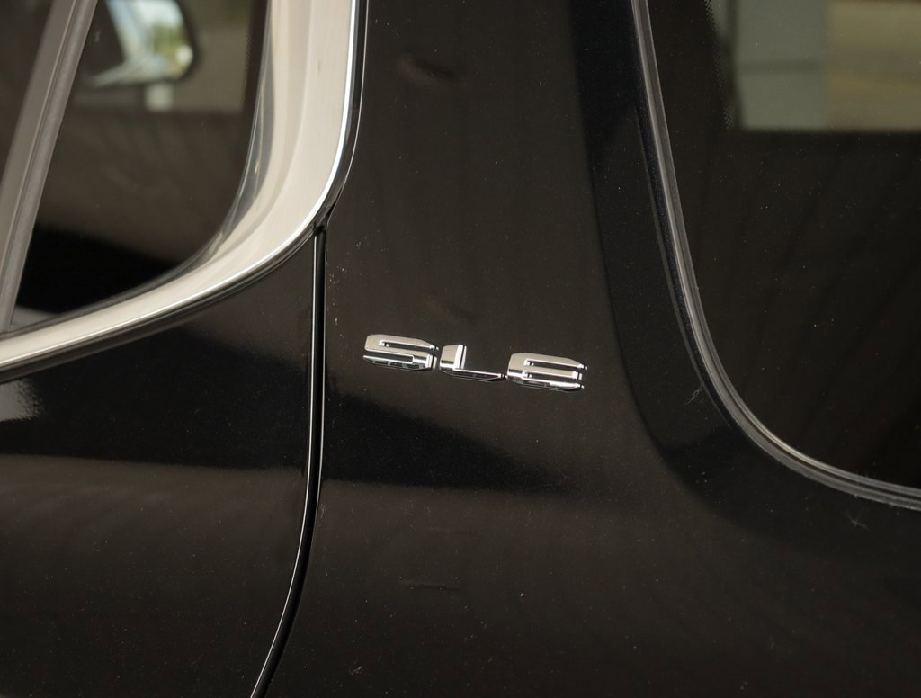 Used 2023 GMC Acadia SLE w/ Driver Convenience Package image 35