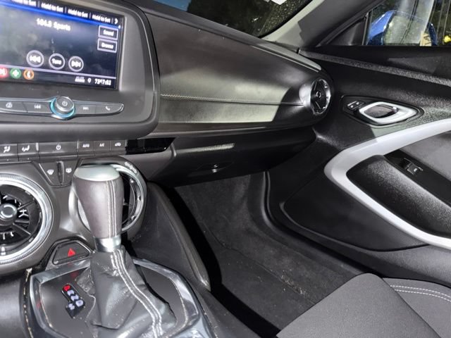 Used 2020 Chevrolet Camaro LT RWD image 13