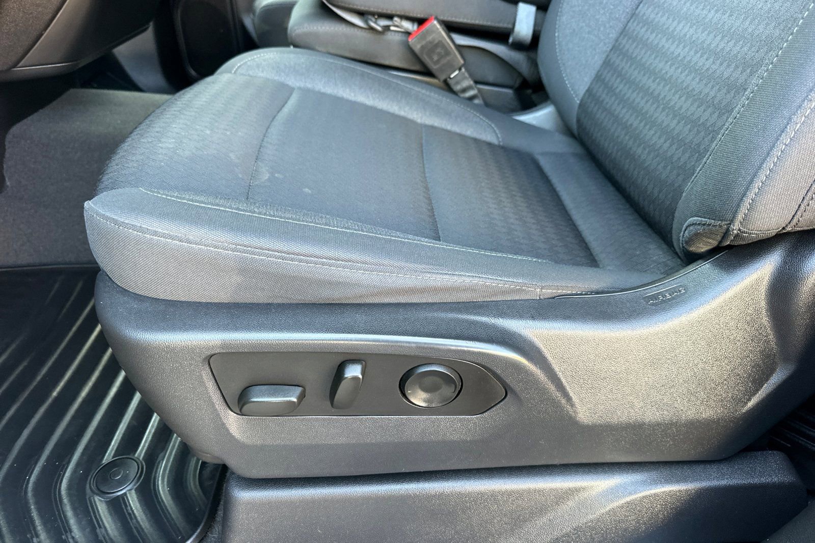 Certified 2022 Chevrolet Silverado 1500 Custom image 13