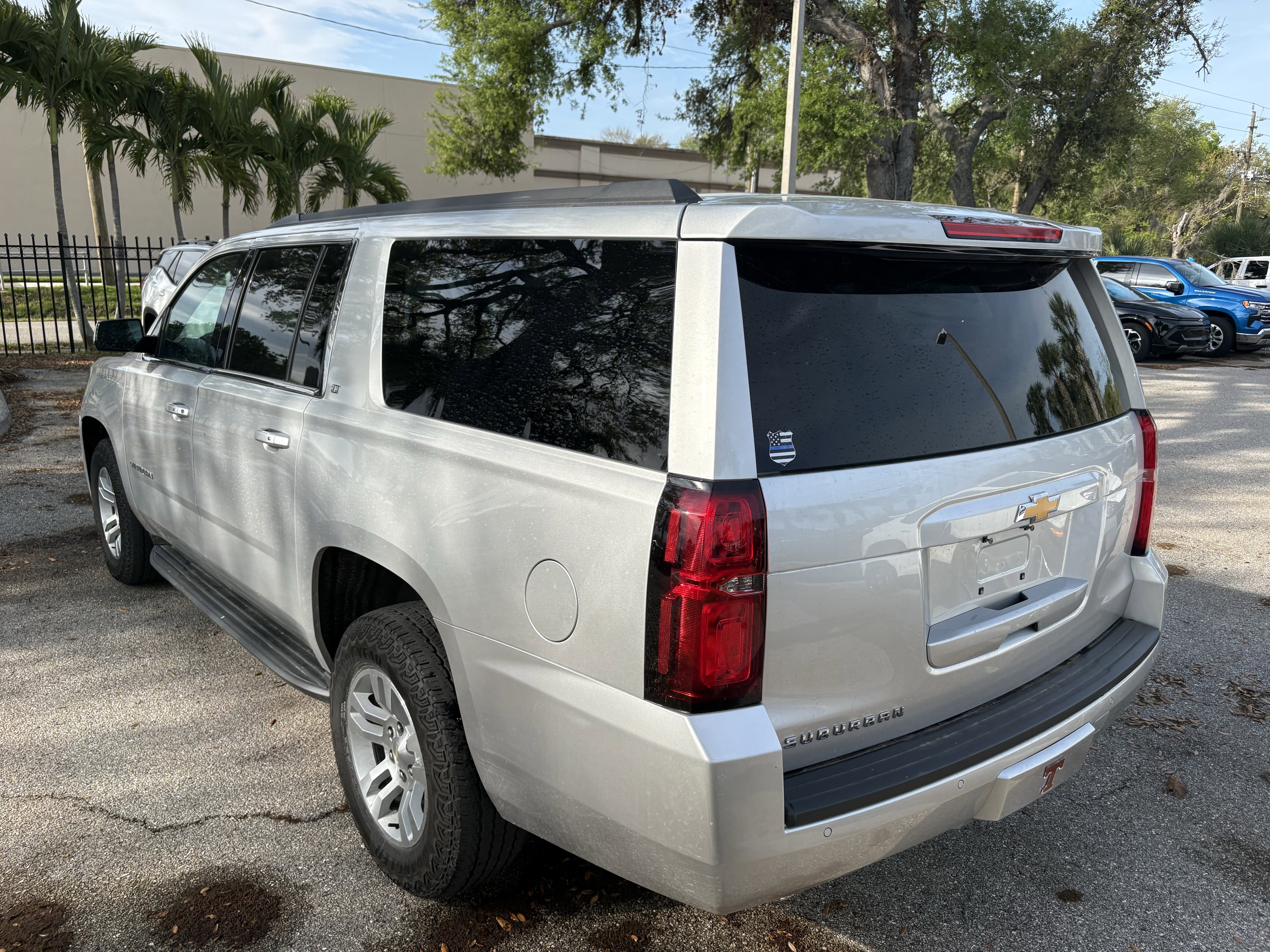 Used 2019 Chevrolet Suburban LT image 5