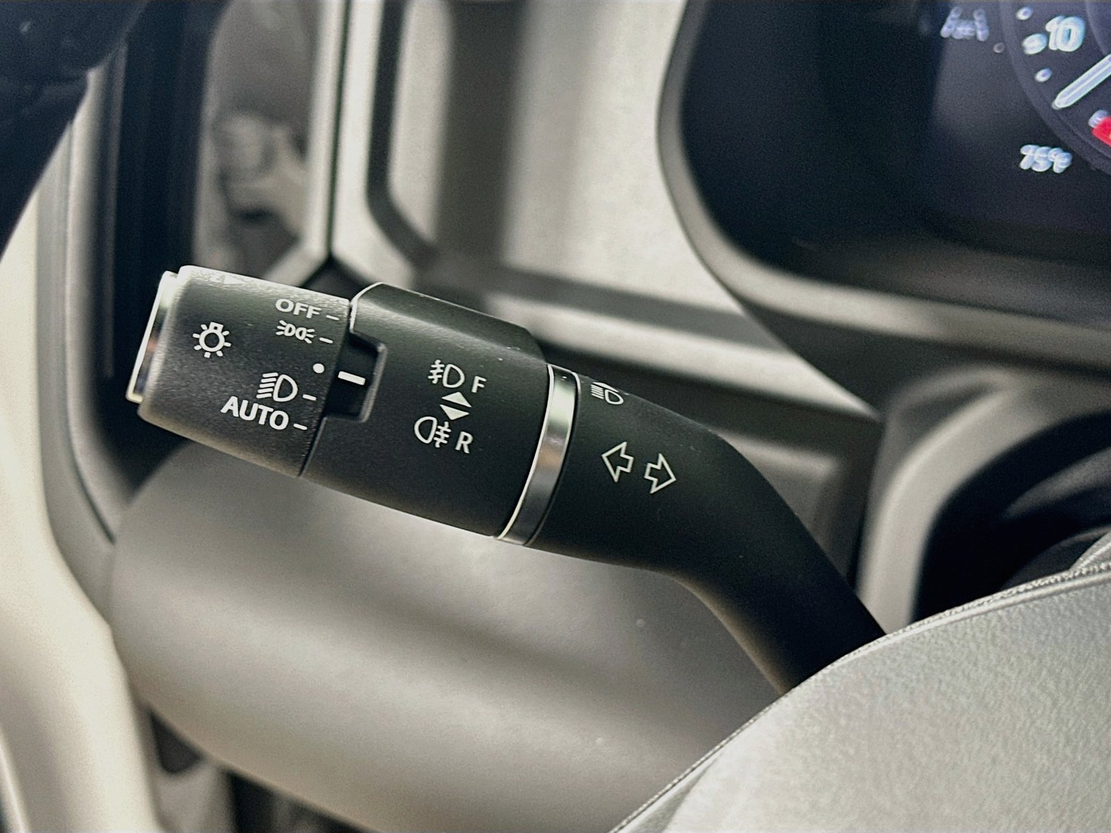 New 2026 Land Rover Defender 110 X-Dynamic SE AWD/4WD image 20