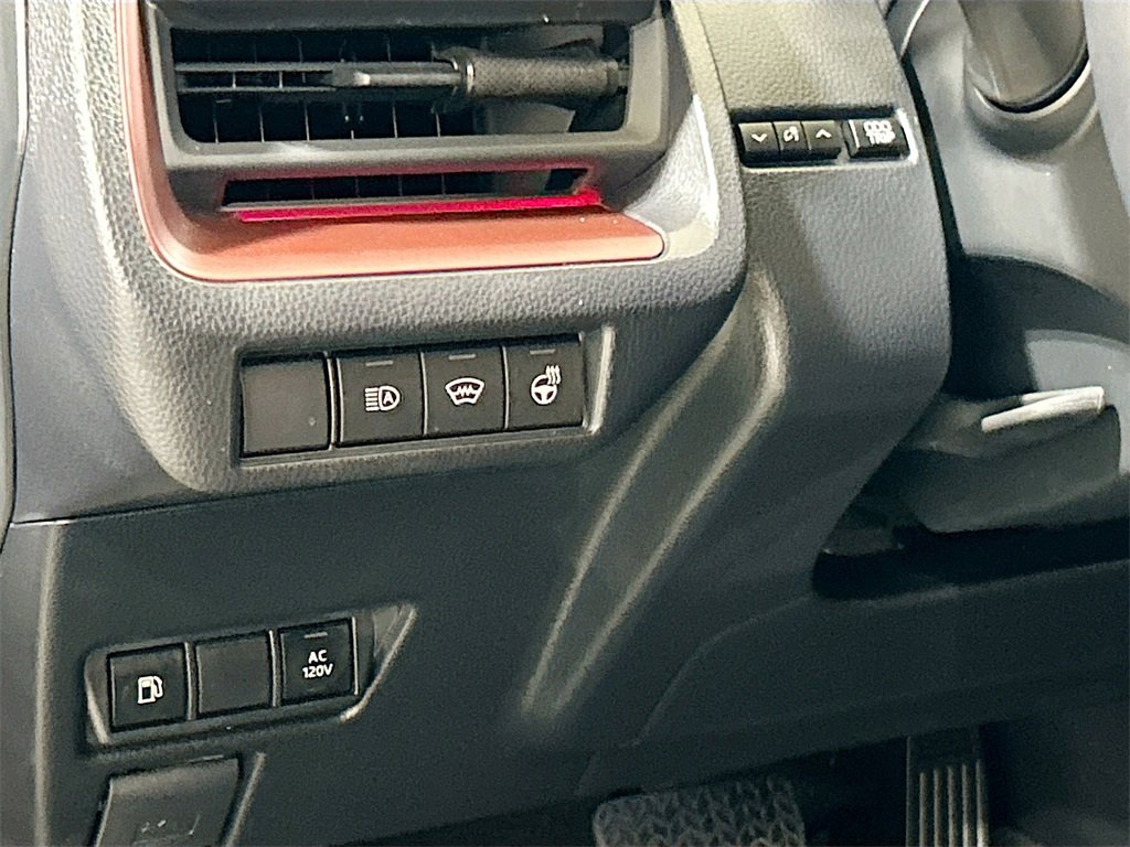 Used 2025 Toyota Prius Plug-In Hybrid image 8